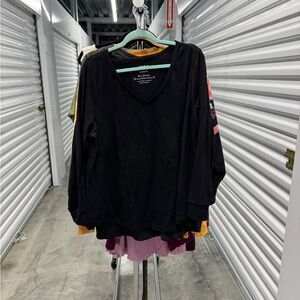 Torrid | Classic Fit Long Sleeve Tee in Black | size 2